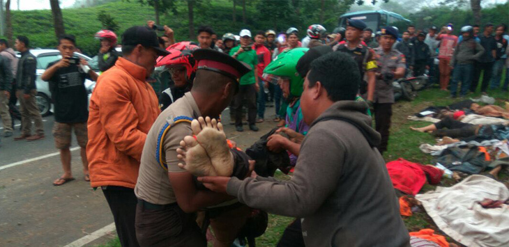 Korban saat dievakuasi