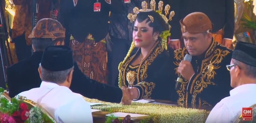 Kahiyang Ayu-Jokowi nikahkan sendiri anaknya 1. Foto screenshot CNN Indonesia