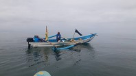 Perahu Pengangkut Kayu di Inhil Terbalik, Seorang Warga Hilang