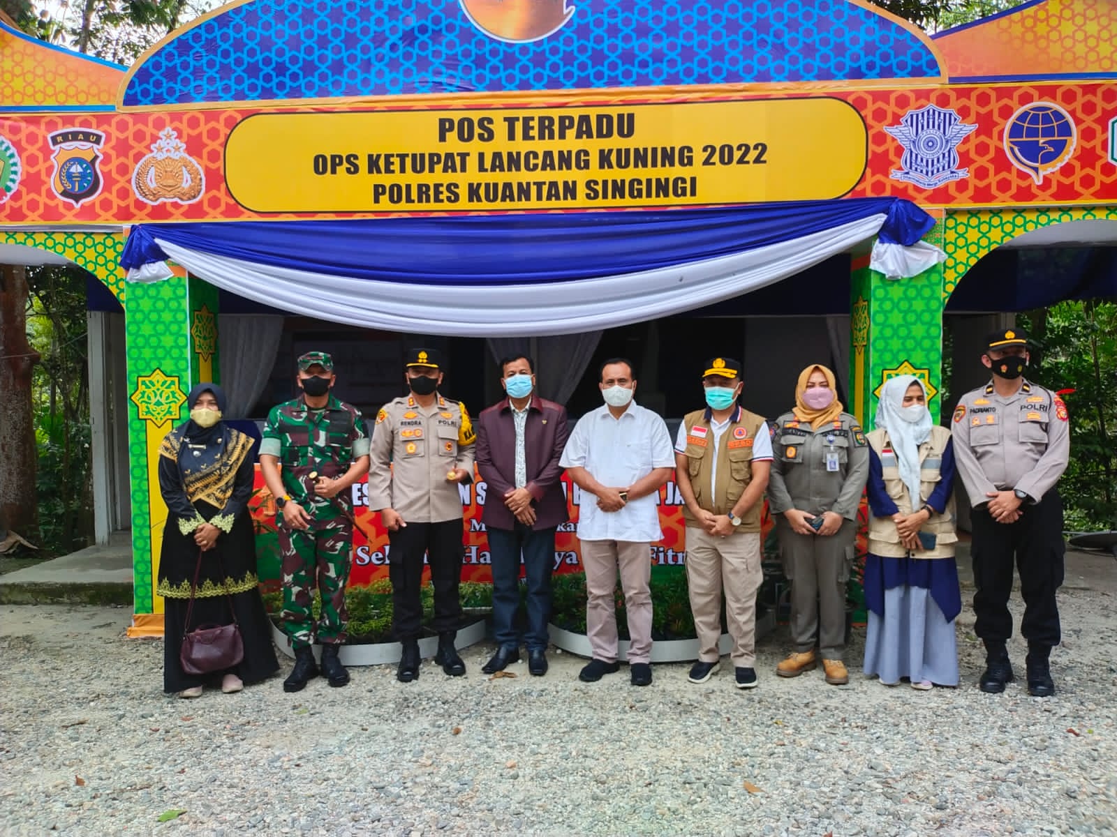 Bersama Bupati Suhardiman Amby, Kapolres Kuansing Kunjungi Pos Ops Ketupat Lancang Kuning 2022