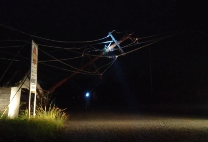 Tiang Listrik Tumbang, PLN Tembilahan Padam Lagi