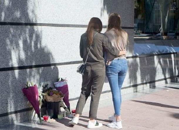 Owalah... Janjian Bunuh Diri Bareng, Cowoknya Sudah Lompat, Ceweknya Digagalkan Sekuriti