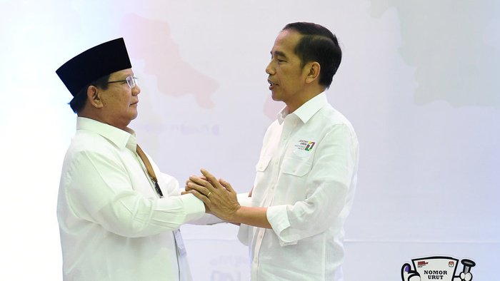 Prabowo atau Jokowi, Siapa Untung dari Kasus Pembakaran Bendera?