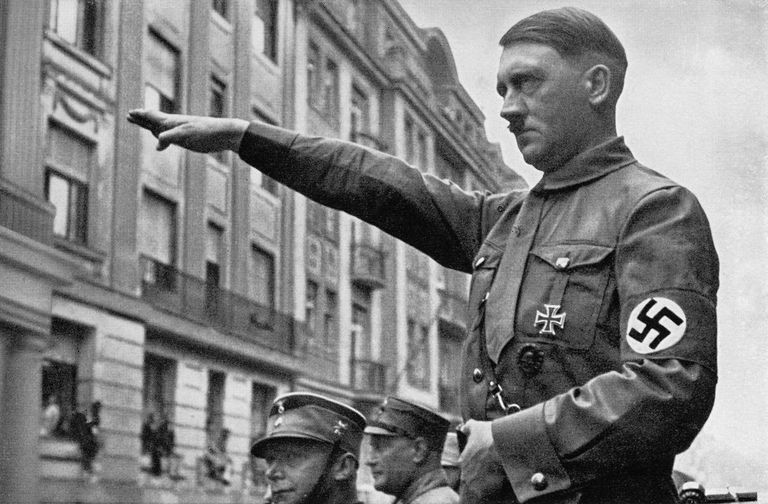 Ada Teori Konspirasi Liar tentang Kematian Hitler Dibantah