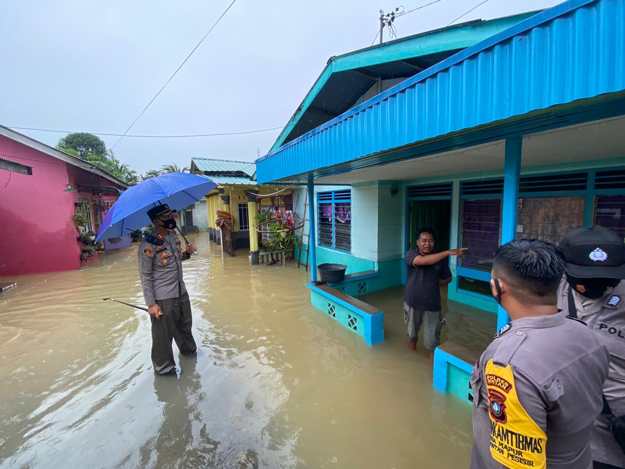 Banjir Susulan Datang, Kapolres Bintan Cek Keadaan Warga Korban Banjir dan Tinjau Wilayah yang Berpotensi Rawan Banjir