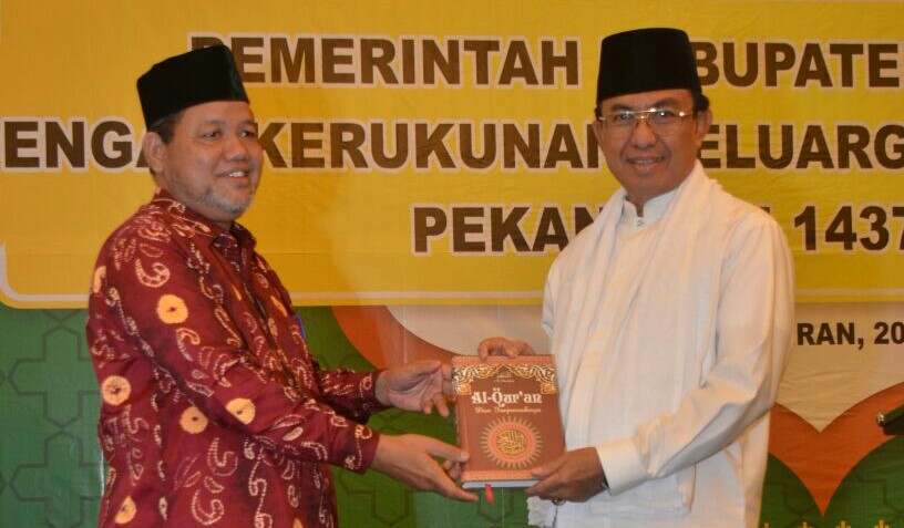 Bupati Kelapa Terima 350 Al-Quran dari KKIH Pekanbaru