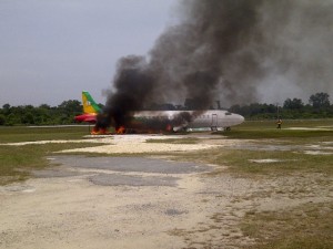 Kampar Air Terbakar di Bandara SSK