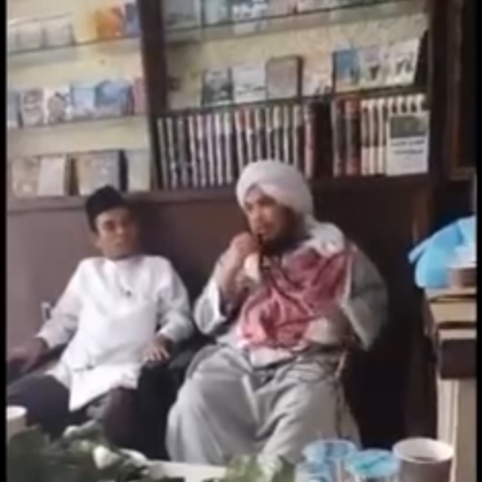 UAS Terdiam Mendengarkan Ustadz Derry Sulaiman Ceritakan Sosok Preman Bernama Iblis yang Bertobat 