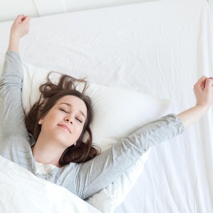 4 Langkah Wajib Sebelum Tidur Agar Cantik dan Segar Saat Bangun Pagi