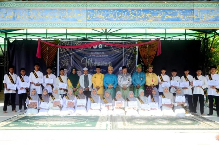 Sempena Tahun Baru Islam 1445 H, Bupati Inhil Hadiri Wisuda Tahfidz Quran MAN 1 Inhil