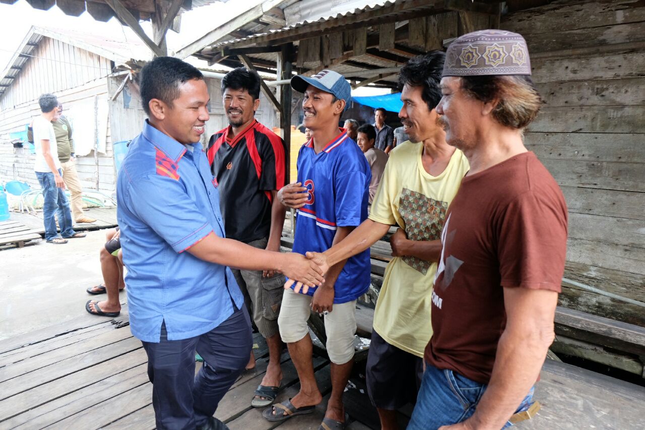 Warga Tanjung Baru Sambut Hangat Kedatangan Abdul Wahid