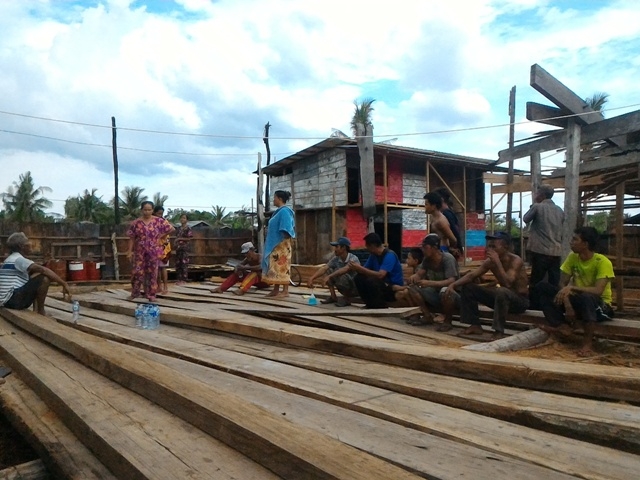 Emak-emak: Apakah Anak-anak Kami Harus Merampok