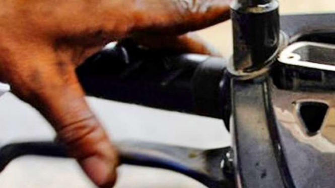 Trik Hadapi Turunan Curam Naik Motor Matik