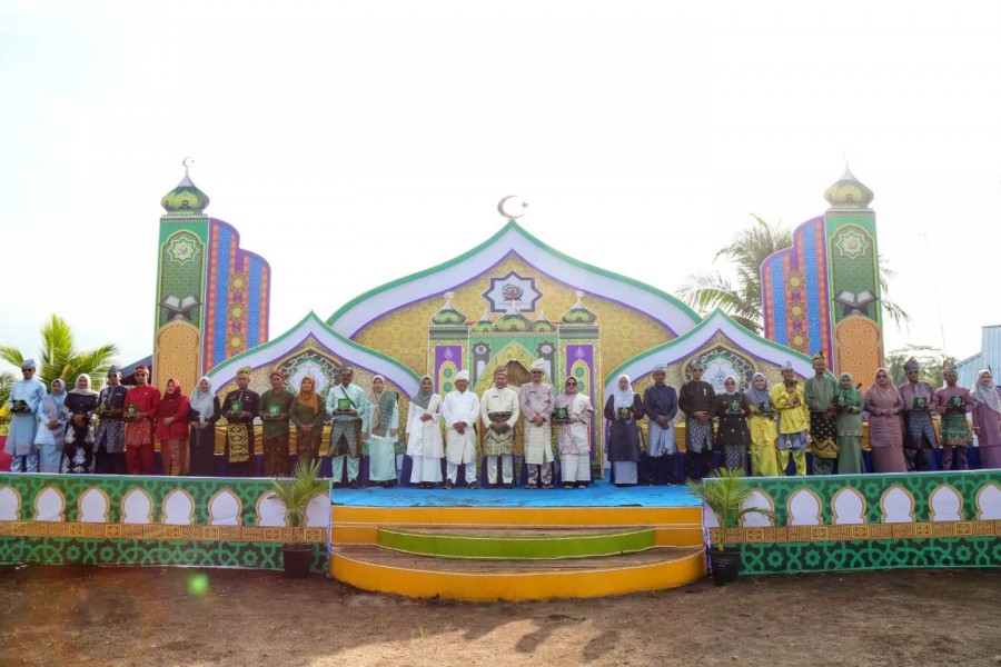 Pj Bupati Inhil Buka Pawai Ta'aruf dan Stand Pameran STQ Kecamatan Teluk Belengkong