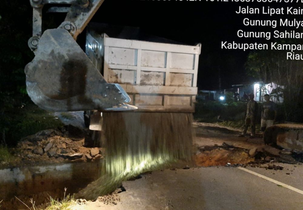 P2JN Perbaiki Jalan Putus Lintas Pekanbaru-Kuansing