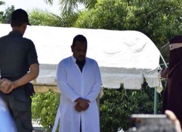 Kepergok Mesum dengan Karyawan, Manajer Hotel Dicambuk