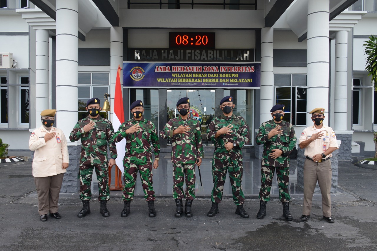 Tujuh Perwira dan Dua PNS Lantamal IV Tanjungpinang Resmi Naik Pangkat