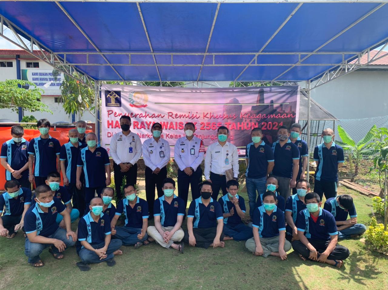 Lapas Narkotika Kelas IIA Tanjungpinang Berikan Remisi Pada 21 Narapidana Beragama Budha