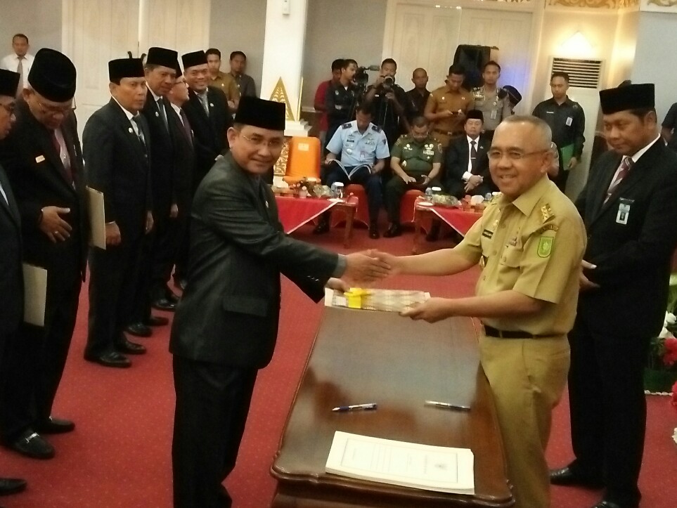 Pemkab Rohil Terima DIPA Tahun 2018 dari Gubernur Riau