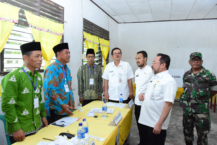 Pilkades Gelombang III, Sekda Bengkalis Tinjau di 5 TPS