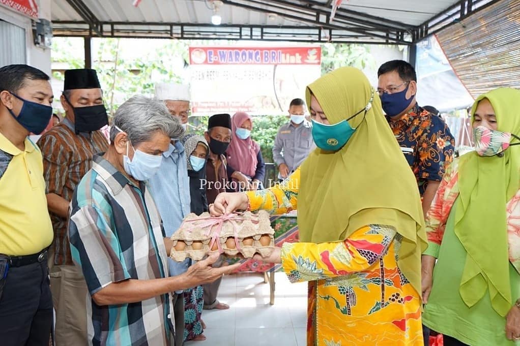 Ketua K3S Zulaikhah Wardan Serahkan Bantuan