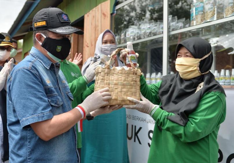 Gubri Syamsuar Apresiasi Masyarakat Kembangkan Produk Hand Sanitizer di Tengah Pandemi Covid-19