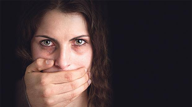 Wanita Ini Diculik, Diperkosa Berulang Kali dan Dipaksa Makan Daging Manusia