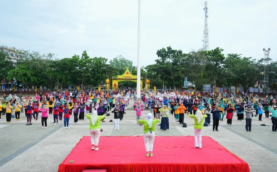 Dalam Rangka HKN KE - 59 Dinkes Laksanakan Senam Pencegahan Osteoporosis