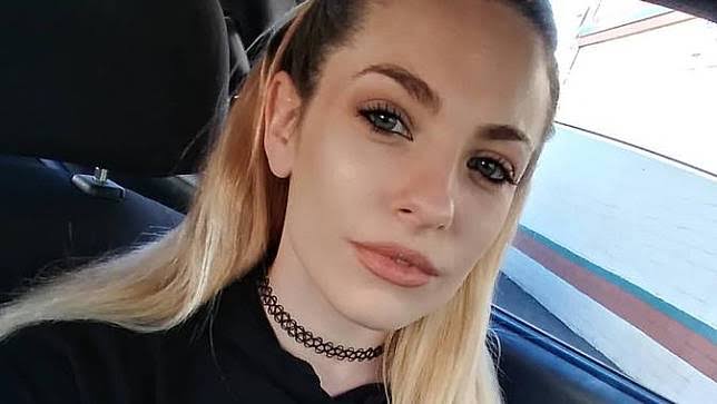 Idap Kanker Payudara, Artis Porno Bunuh Diri di Mobil