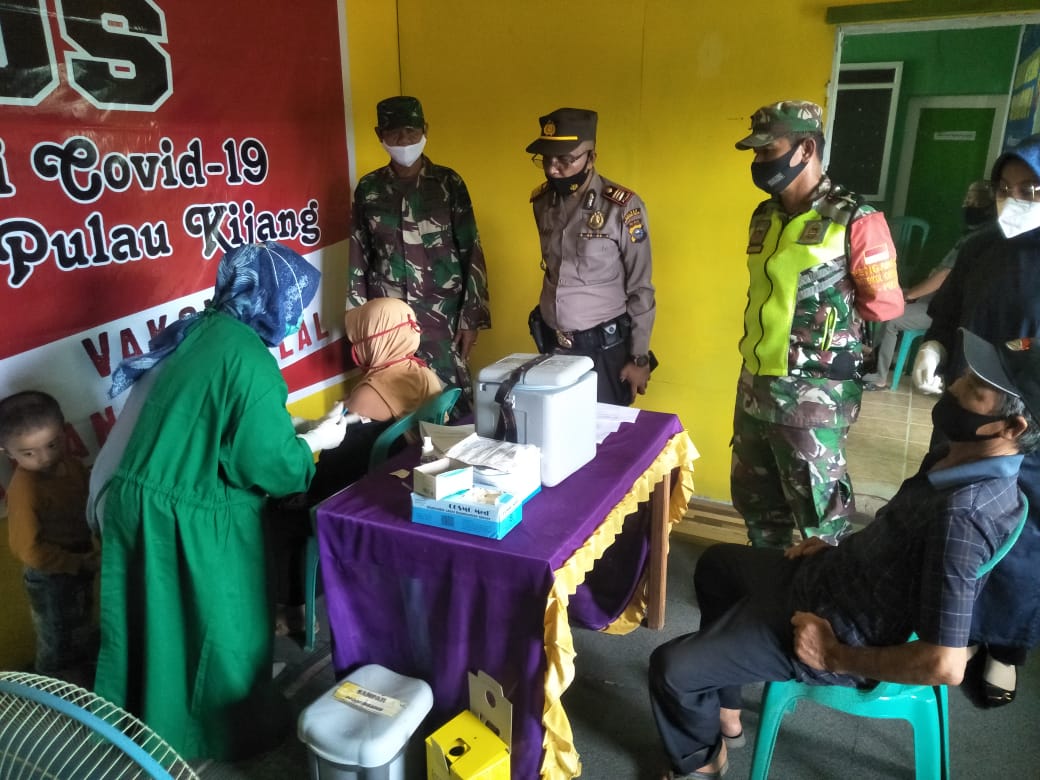 Sukseskan Vaksinasi, Polsek Jajaran Polres Inhil Siaga Antar Jemput Lansia