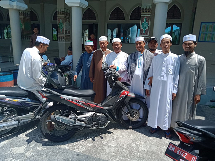 Dua Imam Masjid Agung Istiqomah Bengkalis Dapat Motor Dinas