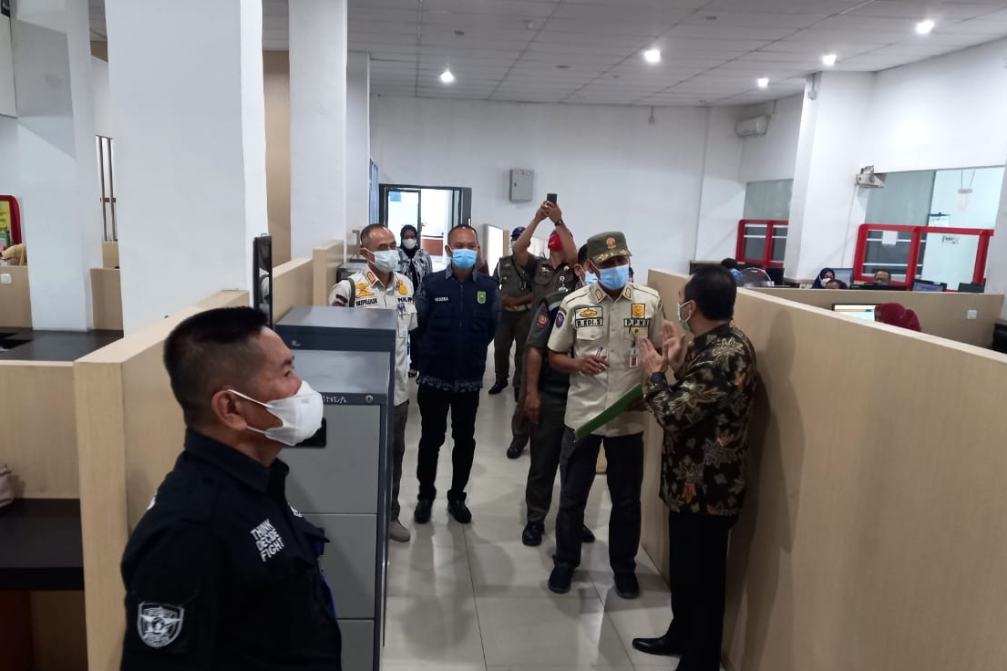 Cegah Klaster Perkantoran, Satuan Pol PP Riau Sidak Prokes COVID-19 dan Disiplin ASN