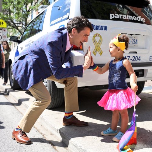 PM Kanada Ikut Pawai LGBT Sambil Kenakan Kaos Kaki Idul Fitri