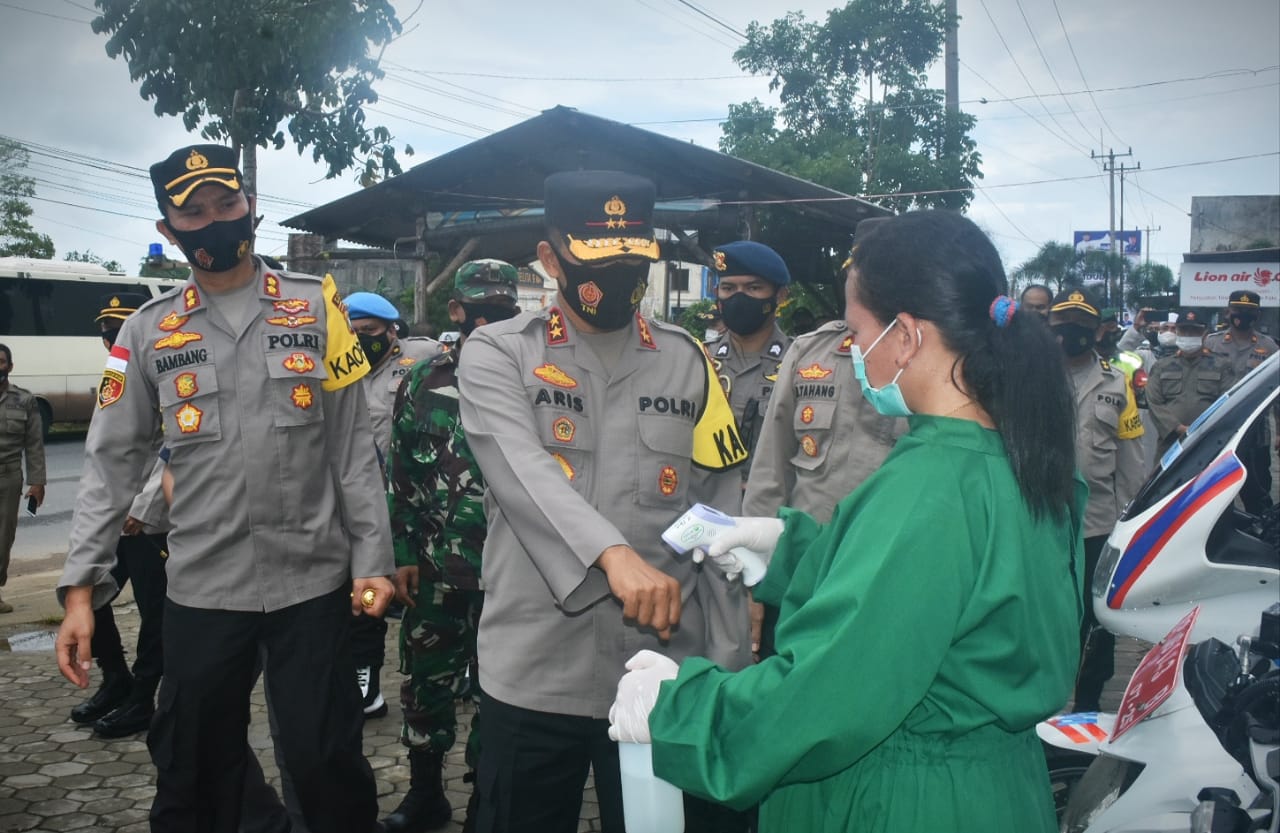 Kapolda Kepri Kunjungi Pospam KM 16 Bintan dan Berikan Semangat Pada Sejumlah Personil