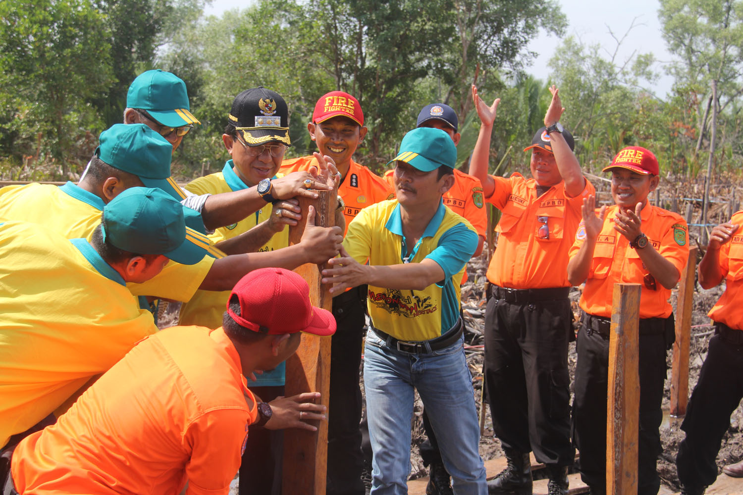 Bupati Inhil : Digotongroyongkan Saja