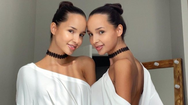 Berbuat Baik demi Popularitas, Aksi Kembar Cantik Rusia Malah Bikin Geram