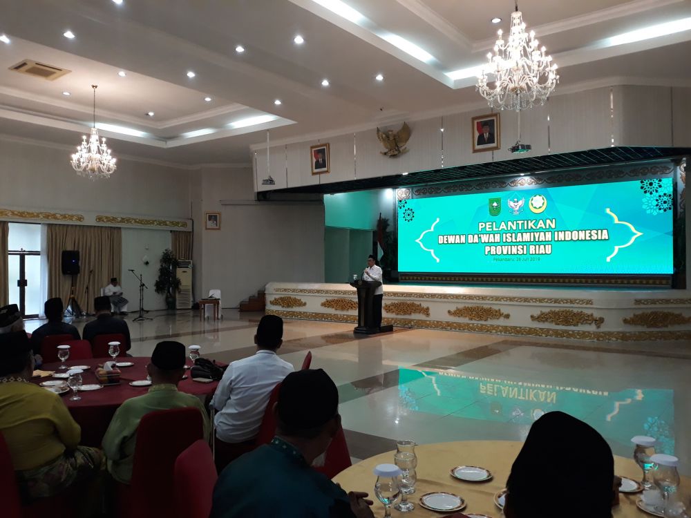 Gubri Hadiri Pelantikan Pengurus Dewan Da’wah Islamiyah Indonesia Provinsi Riau