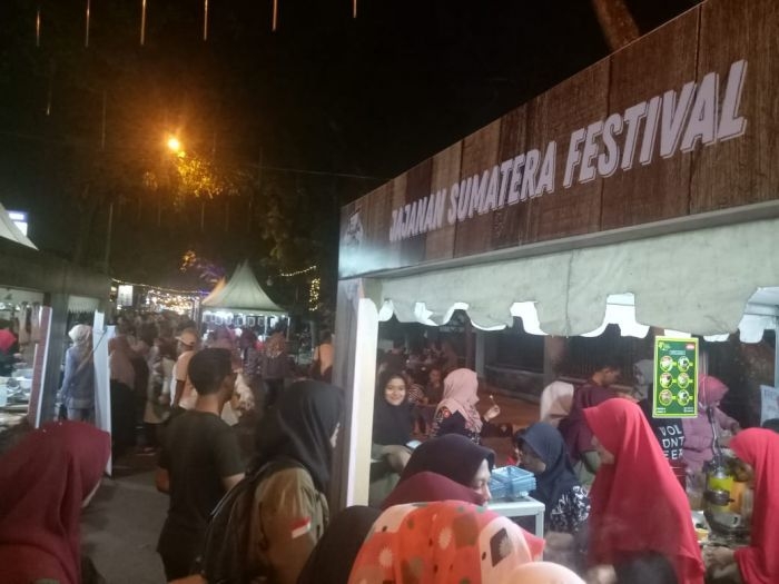 Masyarakat Antusias Digelarnya Festival Kuliner Sumatera
