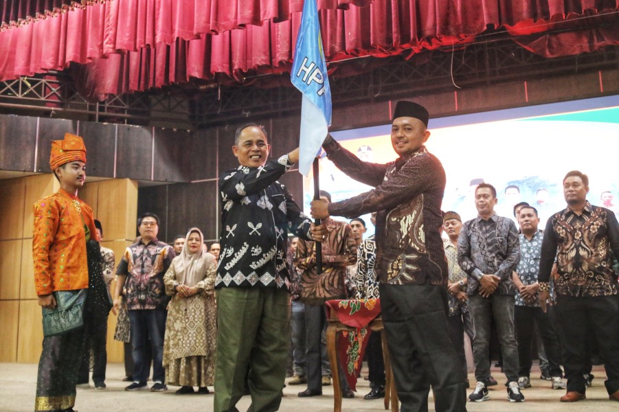 Bupati Inhil Lantik Pengurus HPPI 2025–2030, Dorong Solidaritas Pedagang Pasar