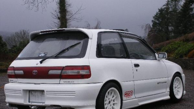 Trik Jual Mobil Tahun Tua di Showroom Mobkas