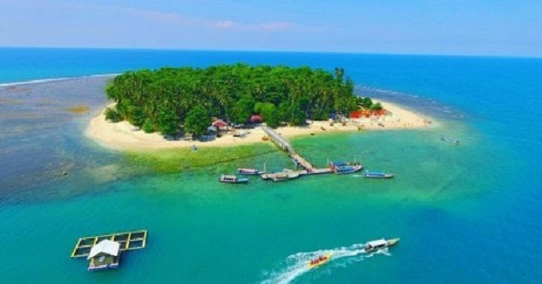 Dikunjungi 14.800 Wisatawan Selama Idul Fitri, Pulau Angso Duo Terancam Rusak