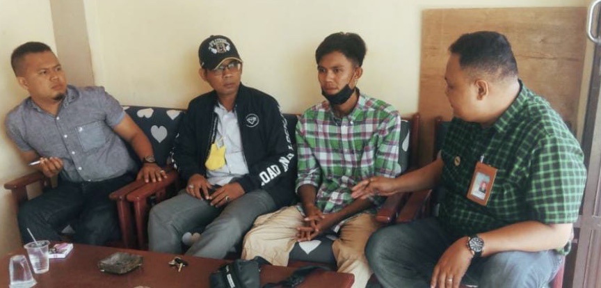 Pemuda Asal Enok Curhat Dampak Buruk Penjualan Togel Kepada LBHI Batas Indragiri