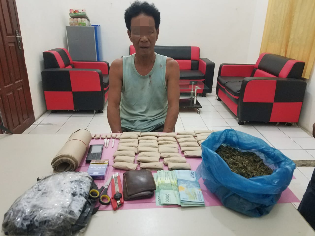 Pelaku Narkoba di Desa Pantai Cermin  Tapung Ditangkap, Petugas Temukan 0,6 Kg Daun Ganja Kering