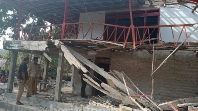 Menakutkan! Tepergok saat Beraksi, Komplotan Maling Serang Warga Pakai Bom