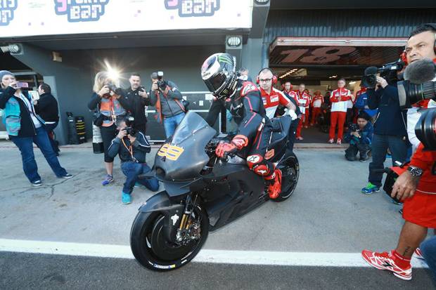 Lorenzo Ragu Bisa Rebut Gelar MotoGP Tahun Depan