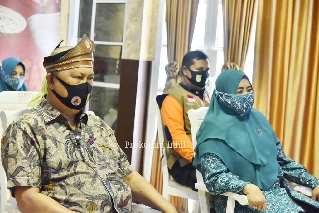 Wabup Syamsuddin Uti bersama Ketua TP PKK Zulaikhah Wardan Ikuti Rakoor Penegakan Hukum Protokoler Kesehatan