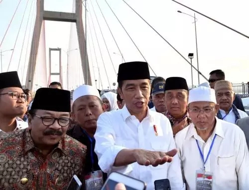 Gratiskan Tol Jembatan Suramadu, Jokowi: Itu Permintaan Tokoh Masyarakat dan Kiai