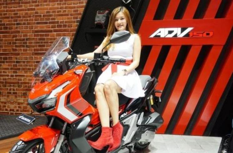 Motor Honda ADV Meluncur, Warganet Langsung Kasih Pertanyaan Nyelekit