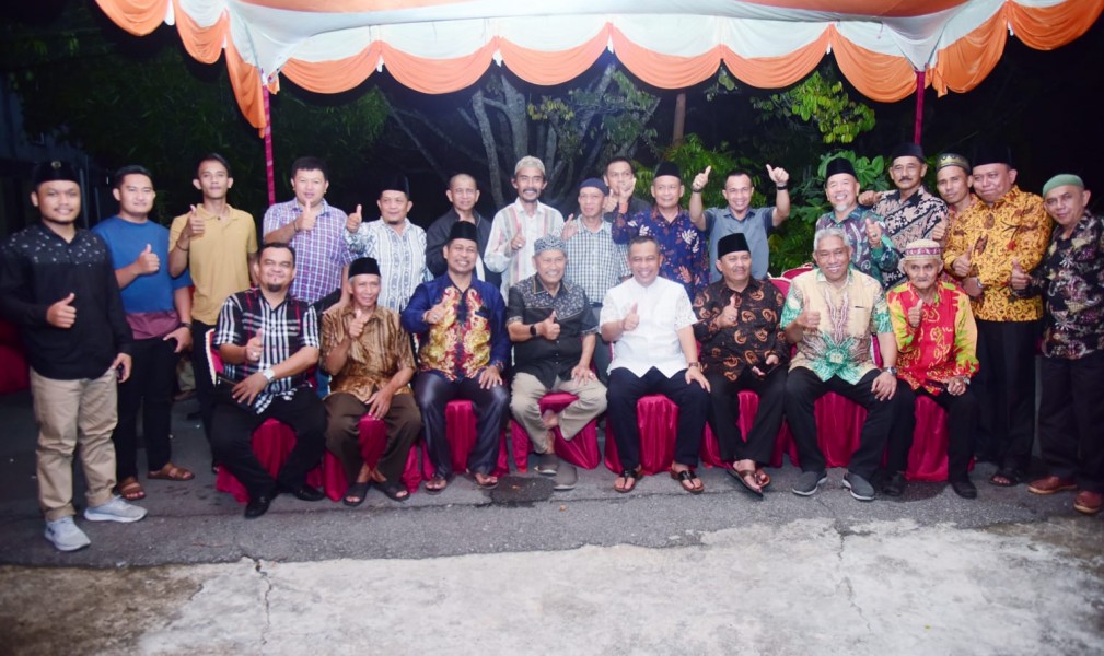 Ketum PW KBB Riau Syamsuddin Uti Makan Malam Bersama Pemda dan Masyarakat Banjar di Bengkalis