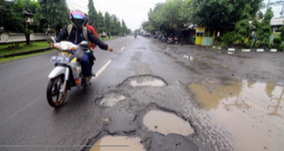 Jalan Rusak Diinventarisasi Untuk Diperbaiki